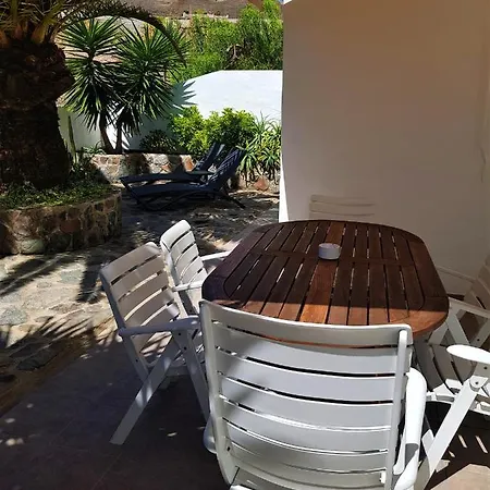 Hébergement de vacances Casa La Palmera - House Close To The